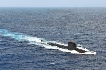 该基地组织潜艇开赴任务区域。资料图片